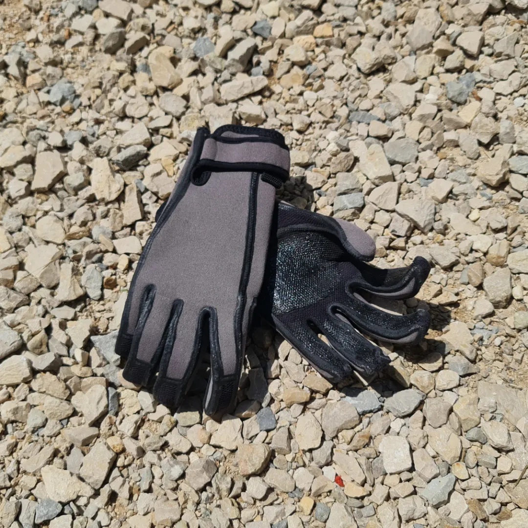 Présentation des gants de canyoning Présentation des gants de canyoning