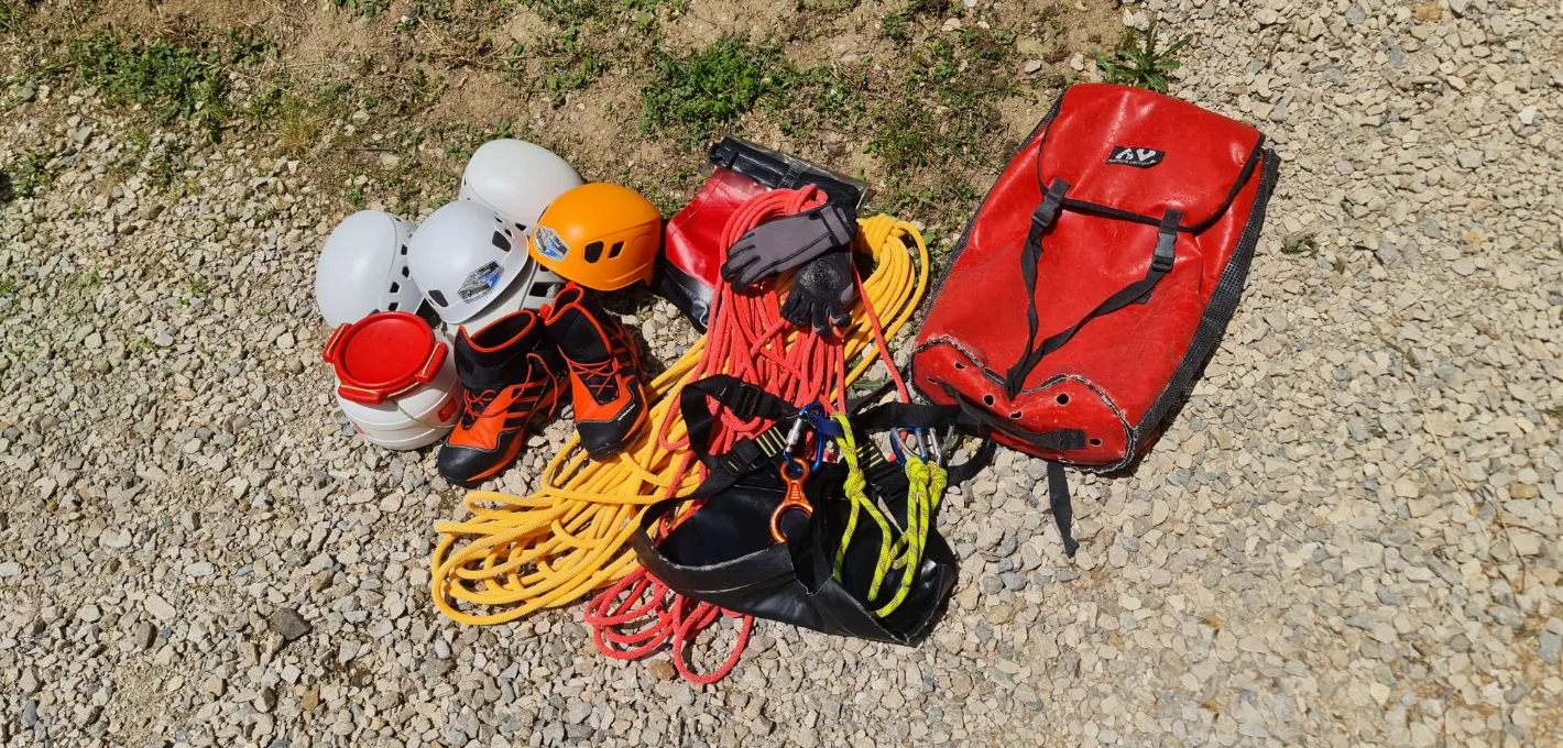 Canyoning : découverte de l'équipement de base